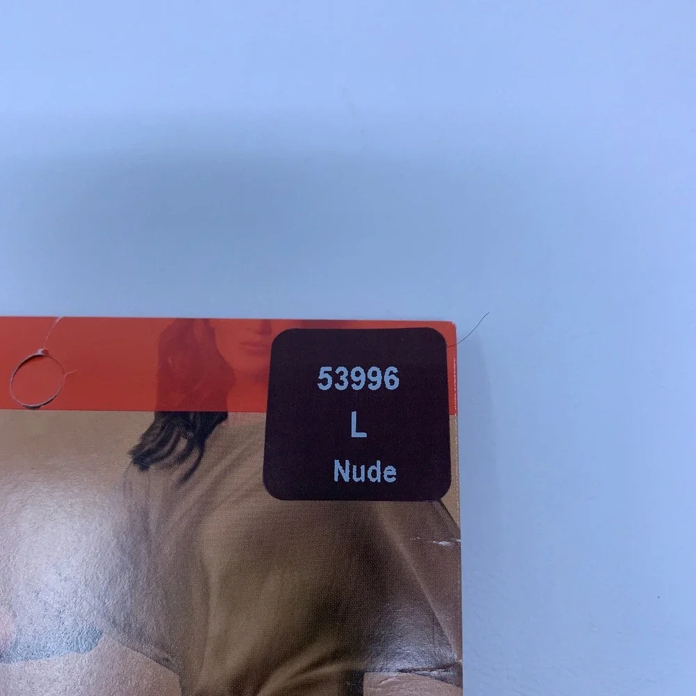 Hanes Womens Large Nude Silky Sheer Control Top Pantyhose 53996 NWT